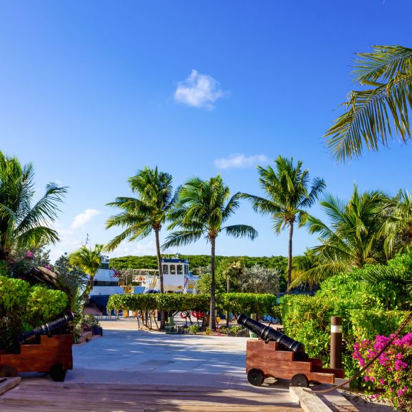 Destination_HALF-MOON_CAY_ BAHAMAS